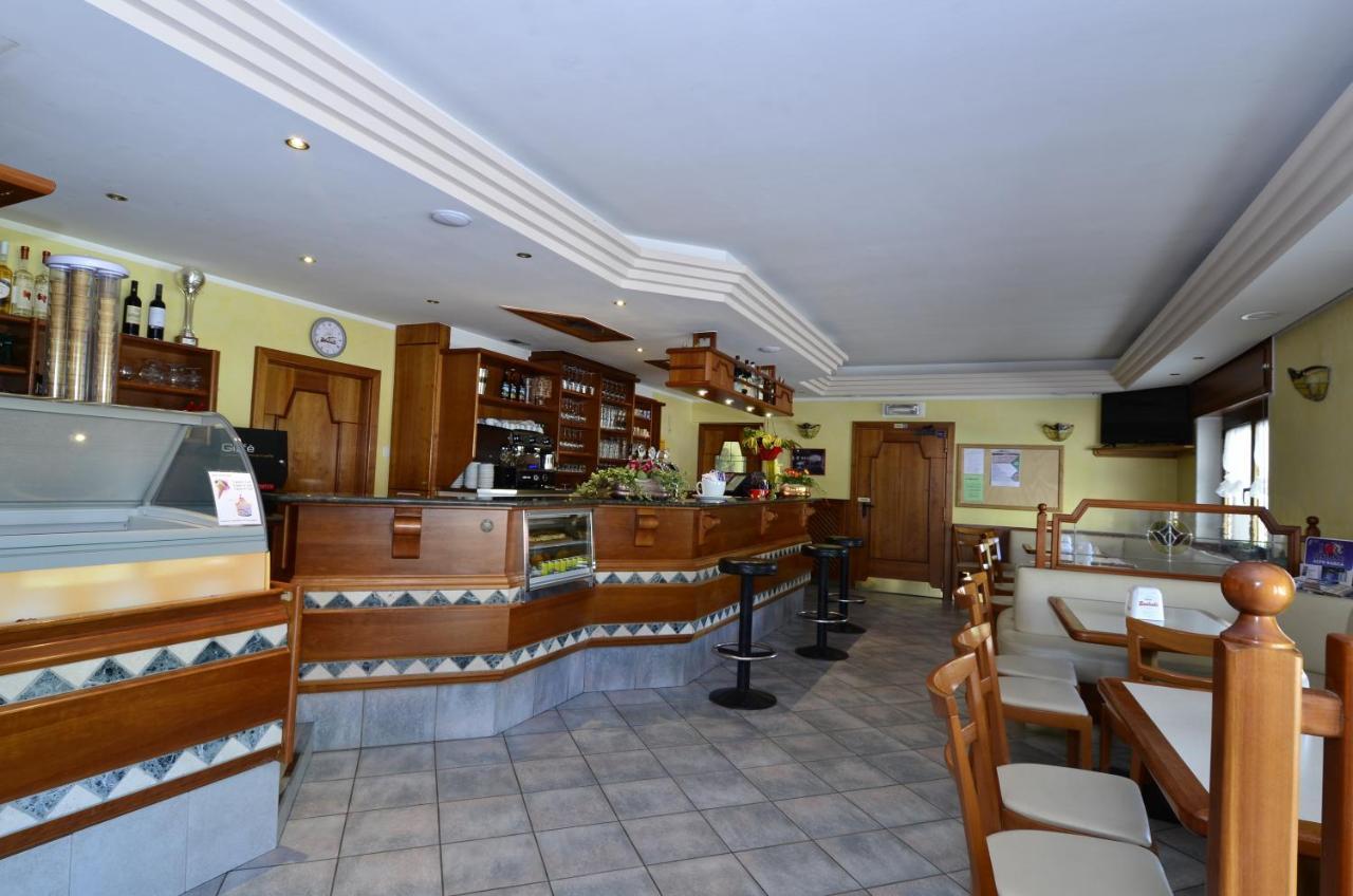 Locanda Ridevert Hotel Tione di Trento Exterior photo